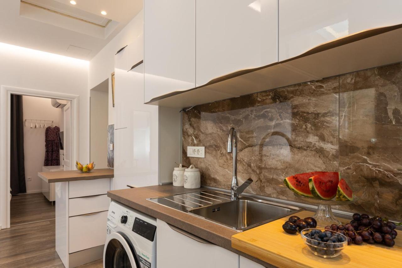 D Place Apartman